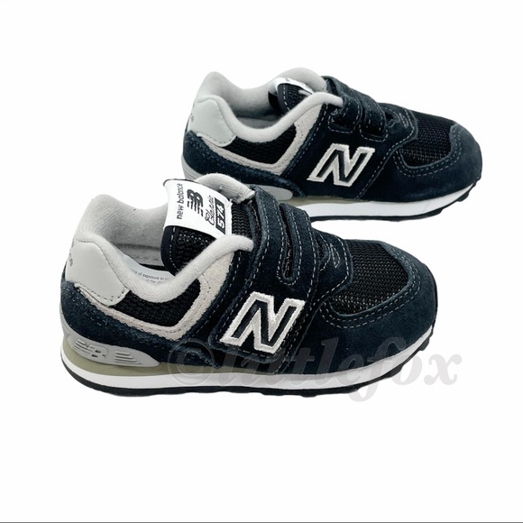 NEW! NEW BALANCE SNEAKERS - Picture 3 of 7